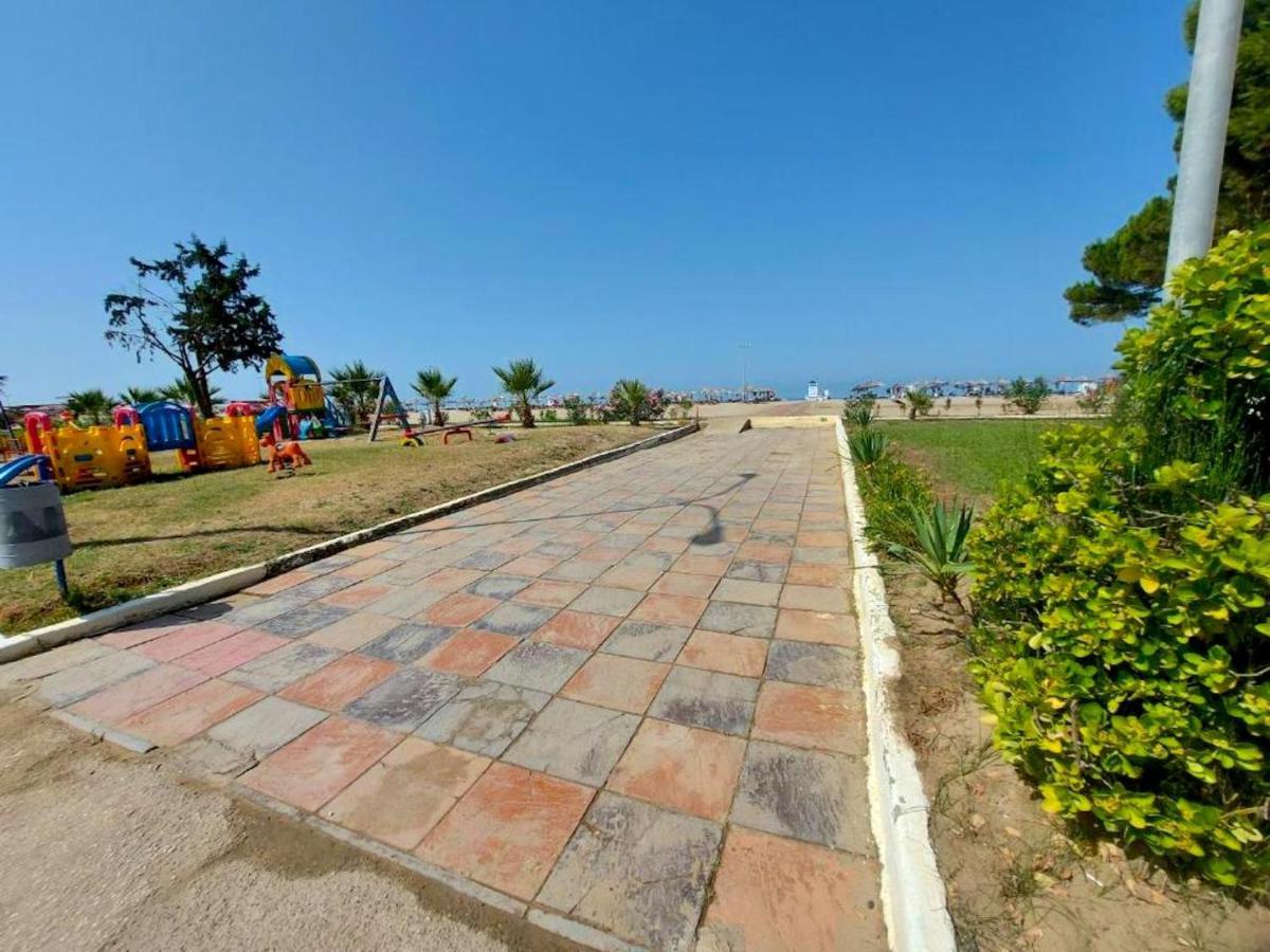 Yellow Building Durres Durrës Exterior foto