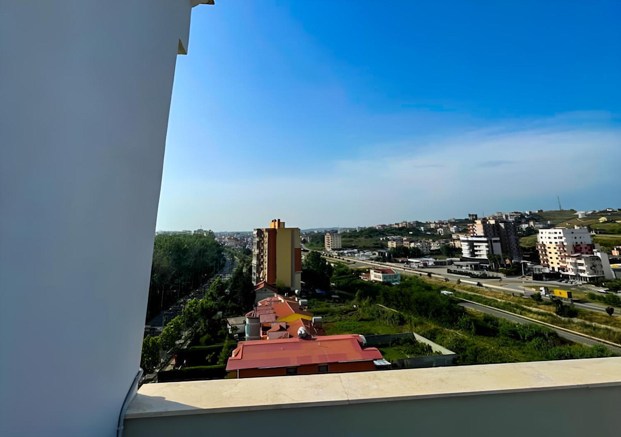 Yellow Building Durres Durrës Exterior foto